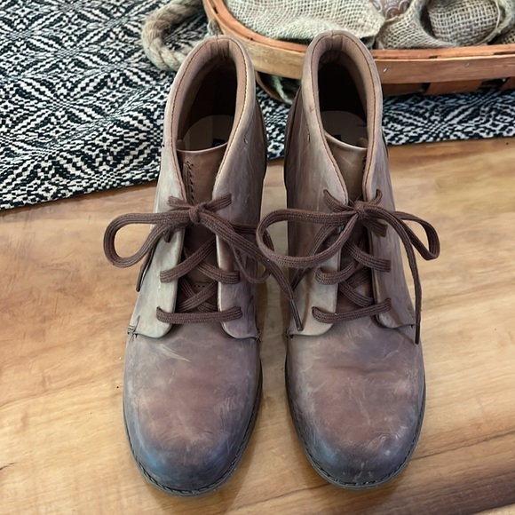 Clarks booties - Picture 2 of 9